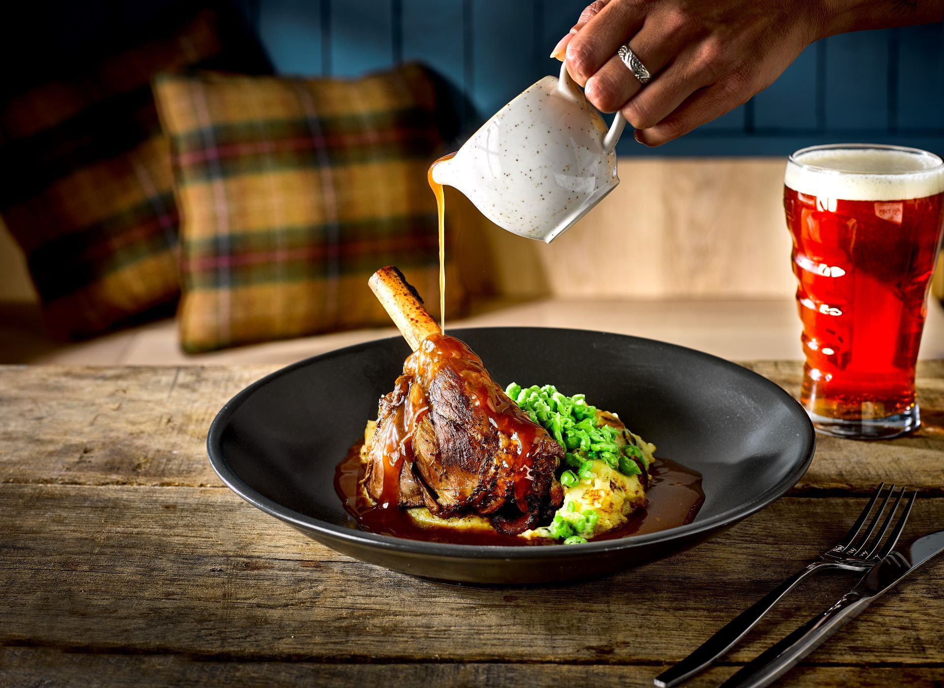 the-gwesty-links-home-cooked-pub-food-in-llandudno-conwy